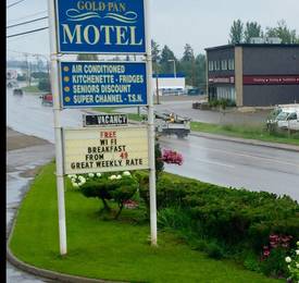 Gold Pan Motel  в Квеснеле
