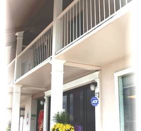 Отдых в West Bank Inn  - США, Августа