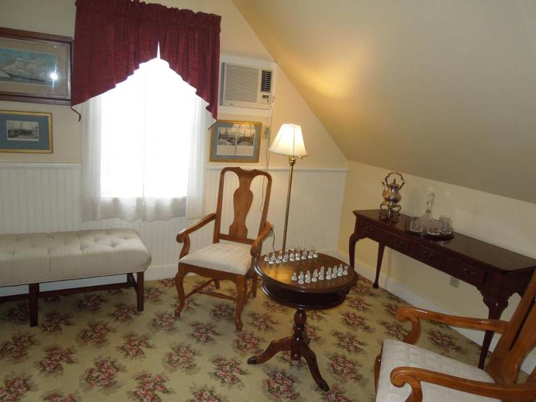 Kearsarge Inn 