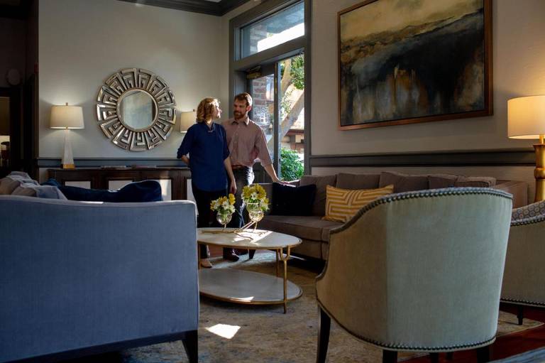 East Bay Inn 