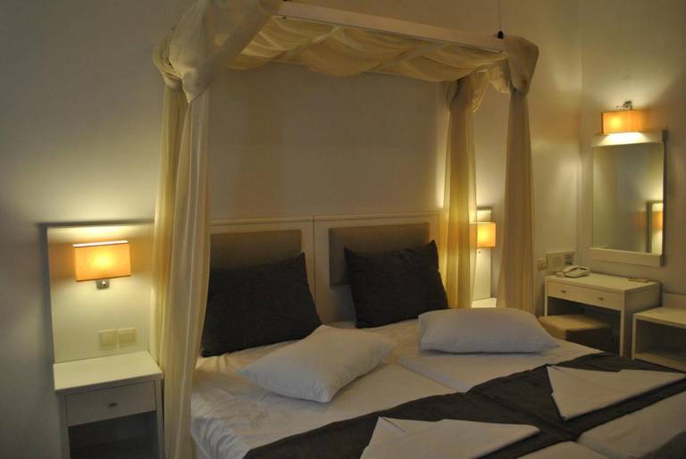 Mirini Hotel 