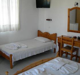 Bizas Rooms в Парикае (о. Парос)