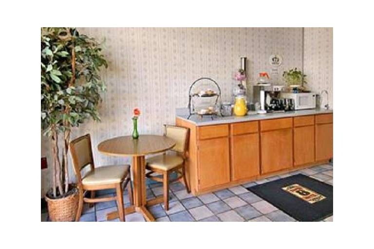 Peoria Inn 