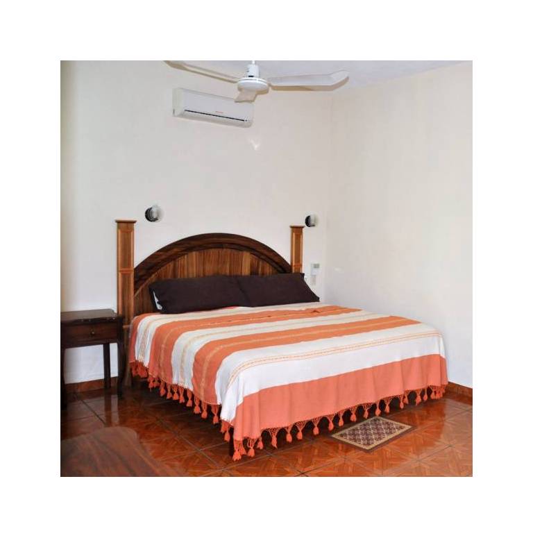 Rockaway Surfer Village Hotel 
