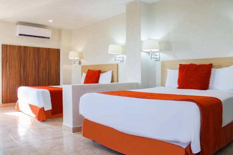 Hotel & Suites Real del Lago 