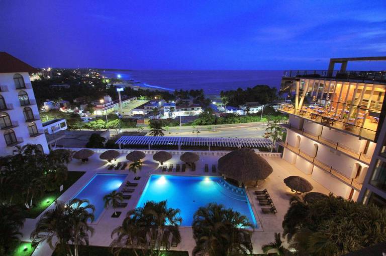 Hotel Caracol Plaza 