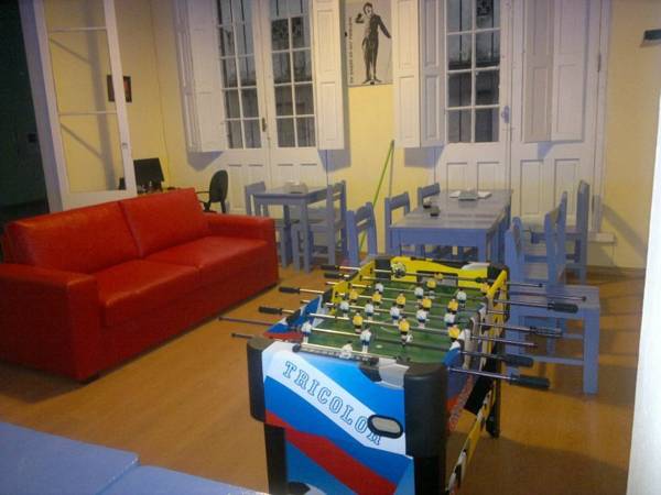 Montevideo Port Hostel & Suites 