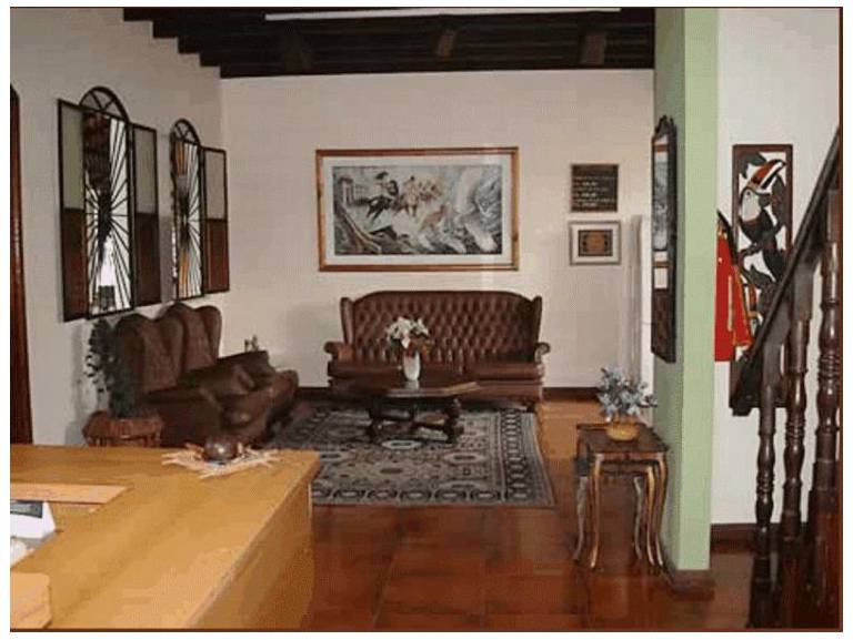 Chez Les Rois Bed and Breakfast 