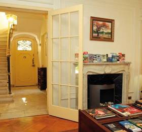 L'Ambassade Petit Hotel  в Сантьяго