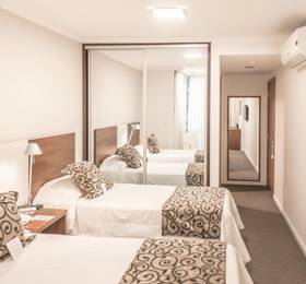 Palm Beach Plaza Hotel  в Монтевидео