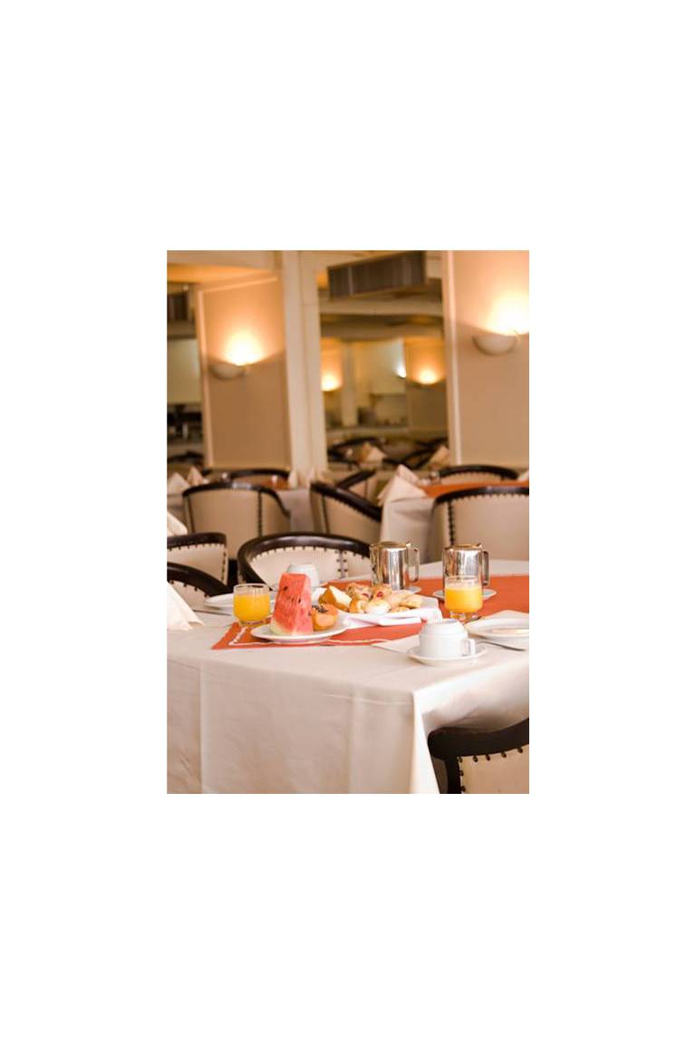 Augustus Plaza Inn 