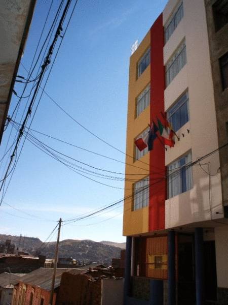 Hostal Helena Inn  3*