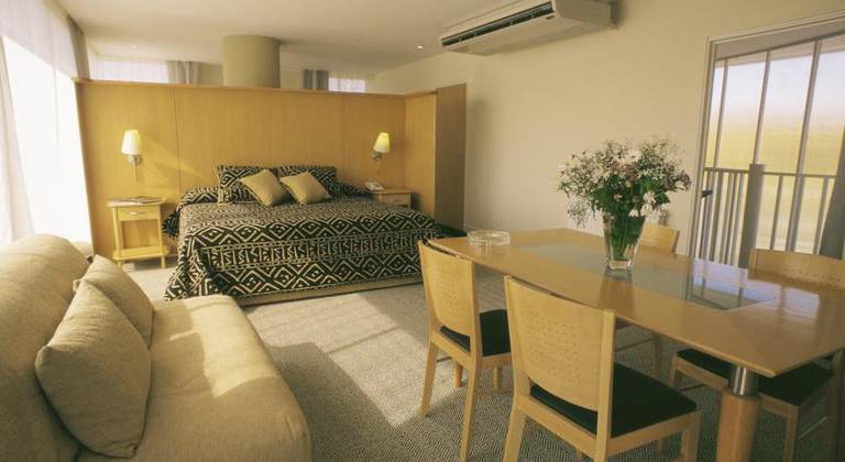 Urbana Suites 
