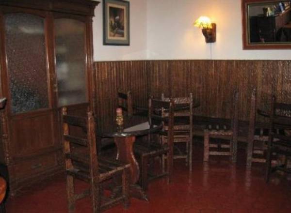 Hostal Porta  2*