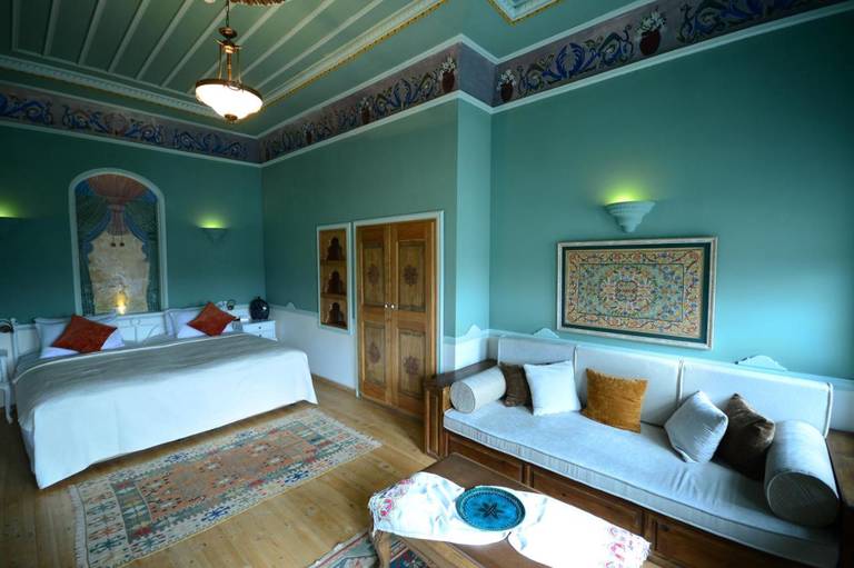 Fresco Cave Suites & Mansions