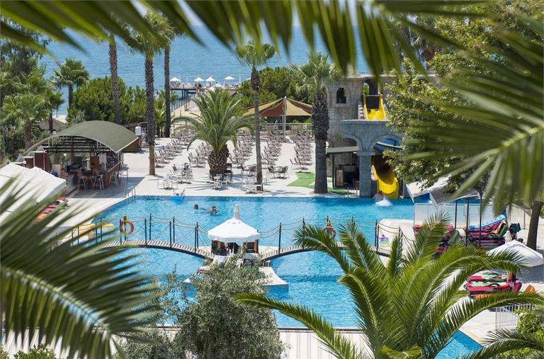 Thalia Beach Resort