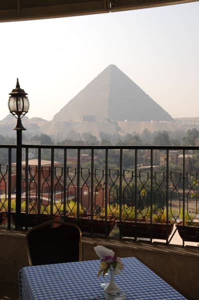Tiba Pyramids Hotel