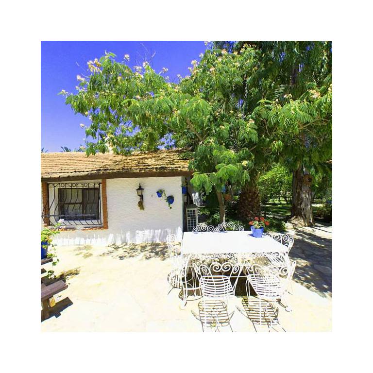 Bakkhos Guesthouse 