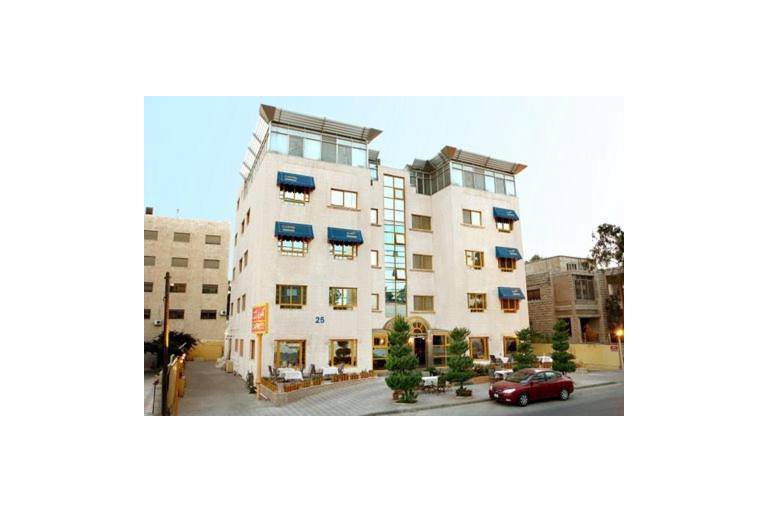Capri Hotel Suites