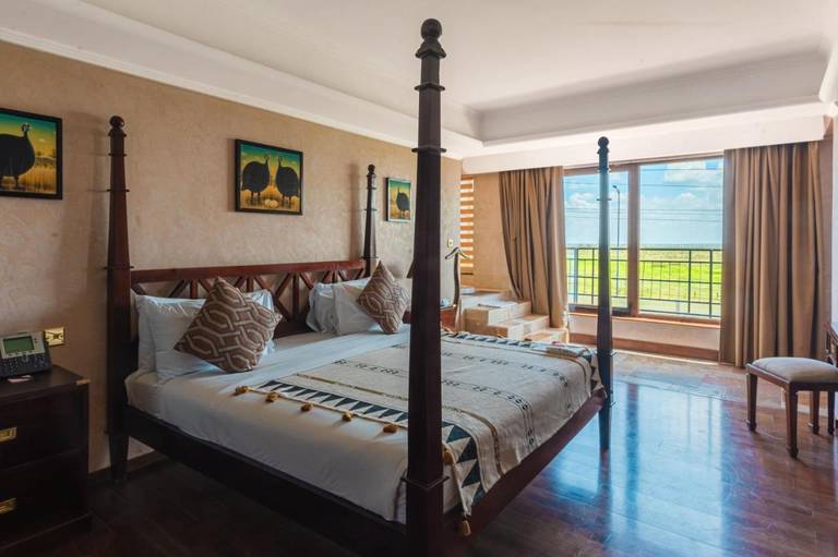 Ole-Sereni Hotel 