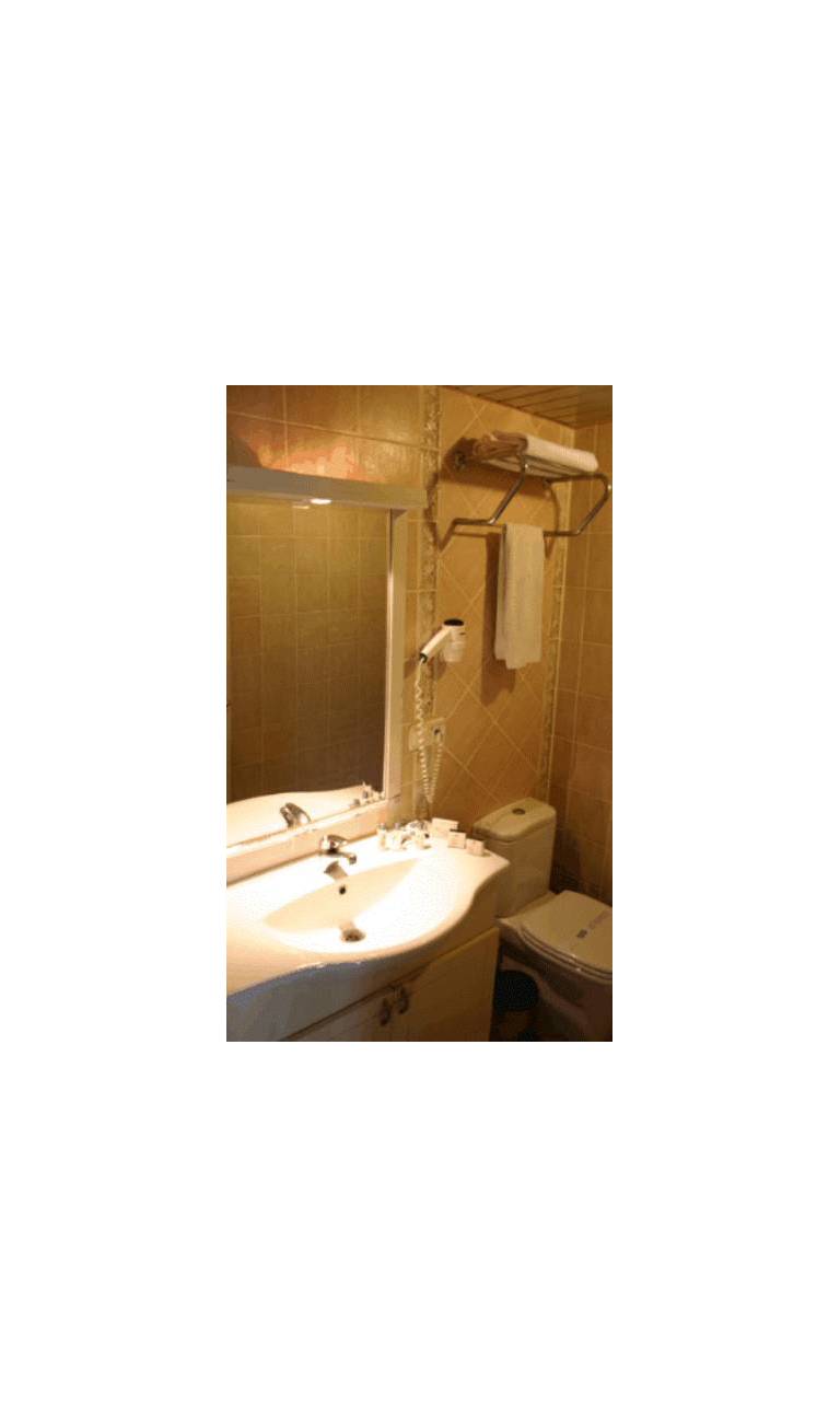 Uzun Jolly Hotel 