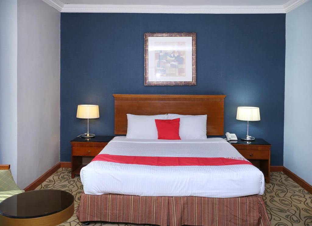 OYO 328 City Plaza Hotel 2*