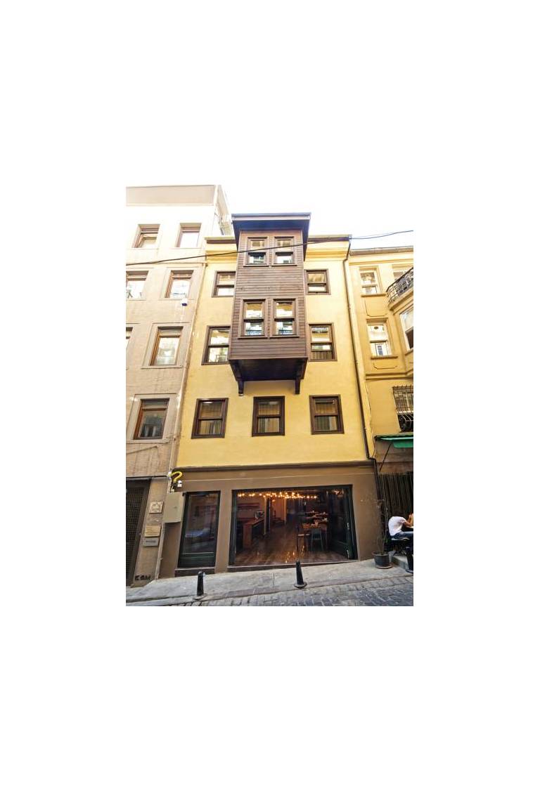 Meroddi Galata Mansion