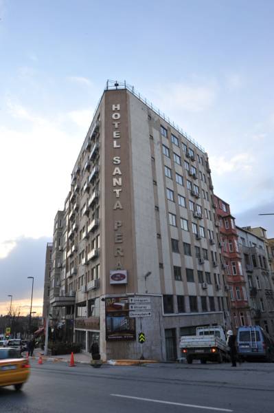 Santa Pera