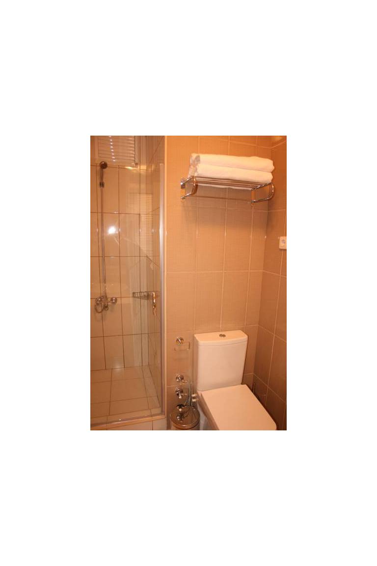 Uslan Residence 