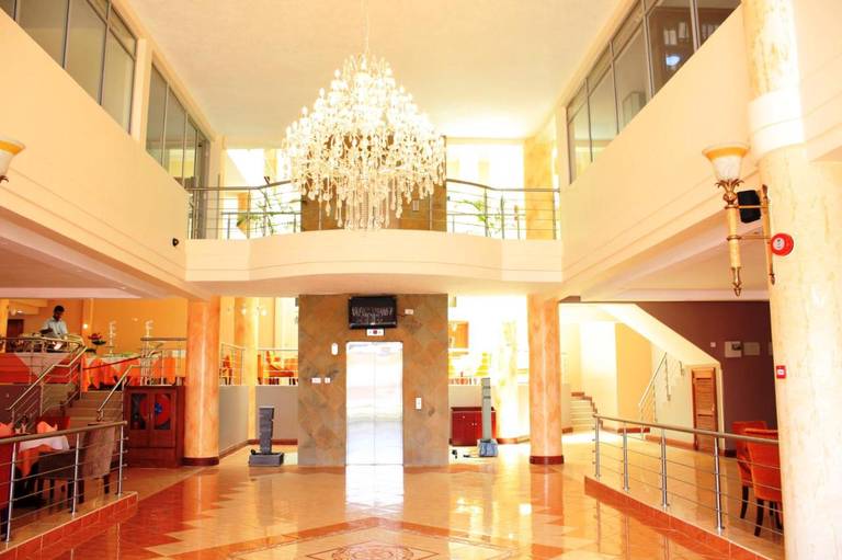 Red Court Hotel 