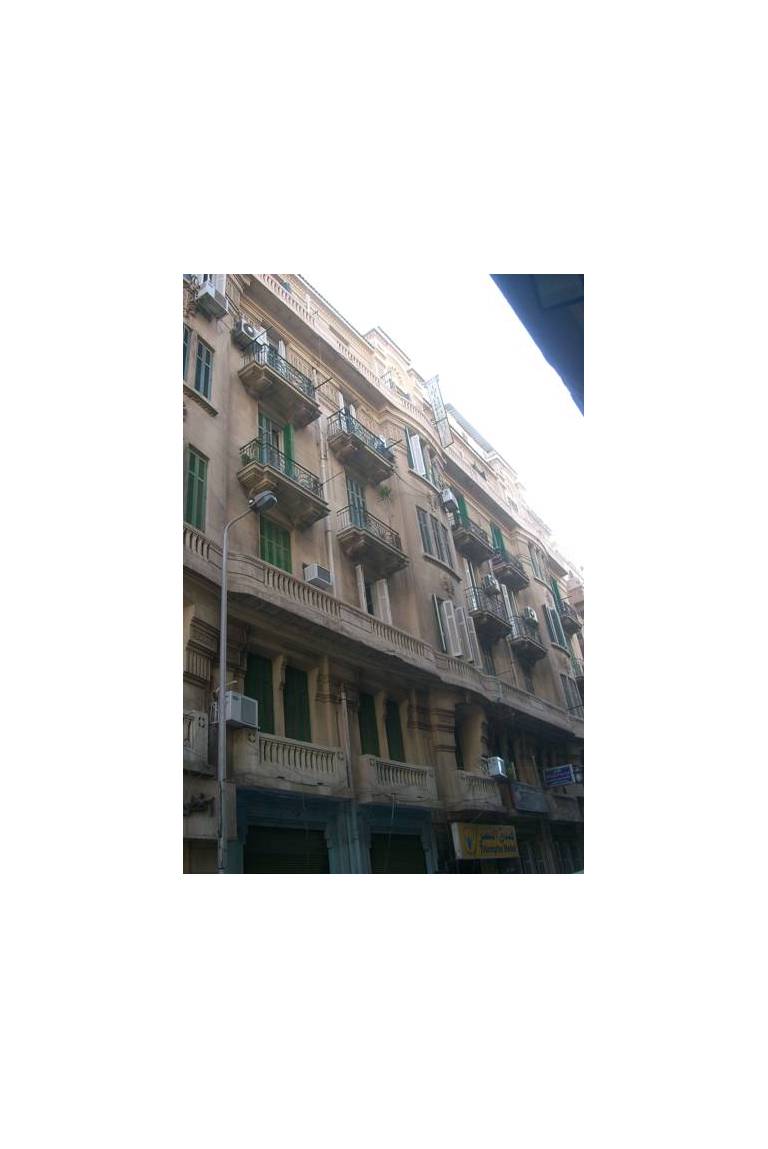 Triomphe Hostel 