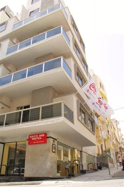 Day's Inn Hotel  3*