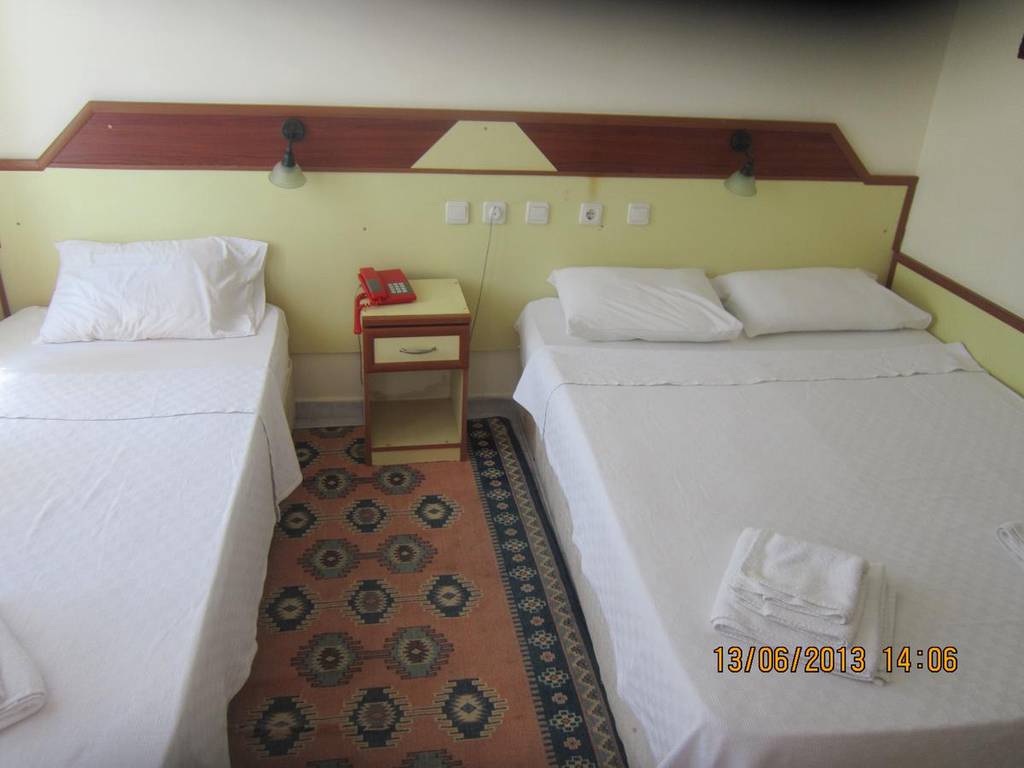Red Rose Hotel