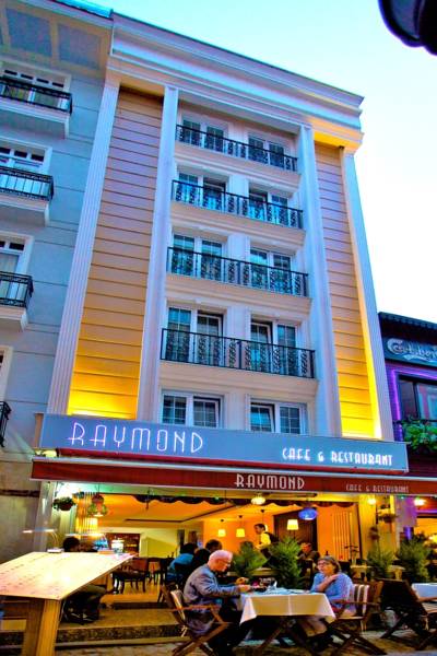 Raymond Hotel 4*