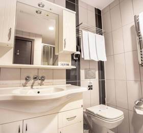 Highway Hotel  в Болу