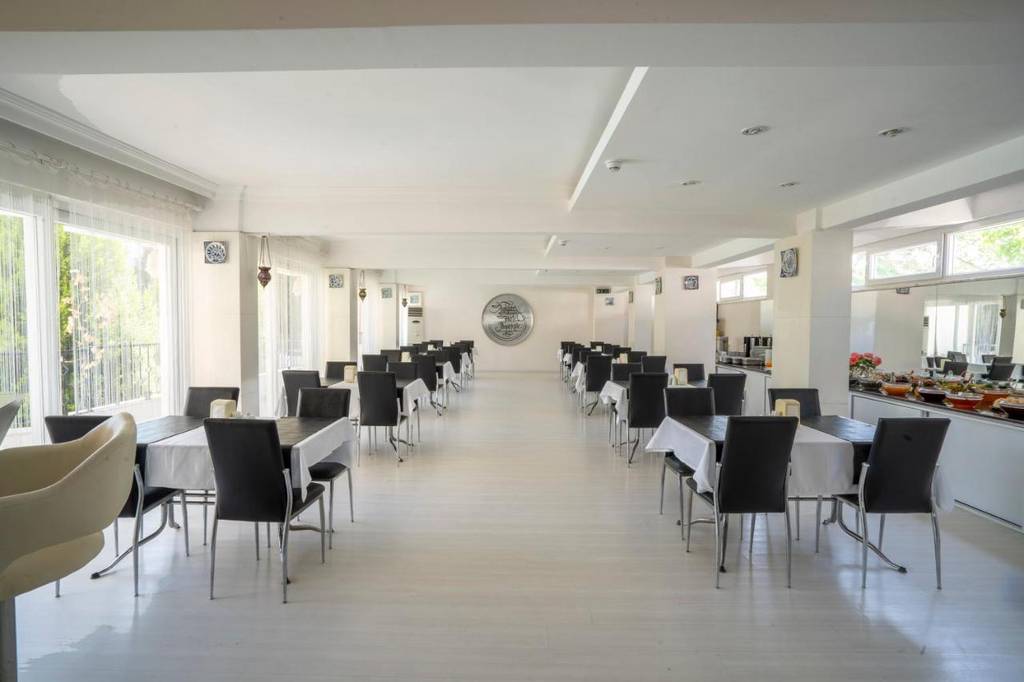 Ayapam Hotel  3*