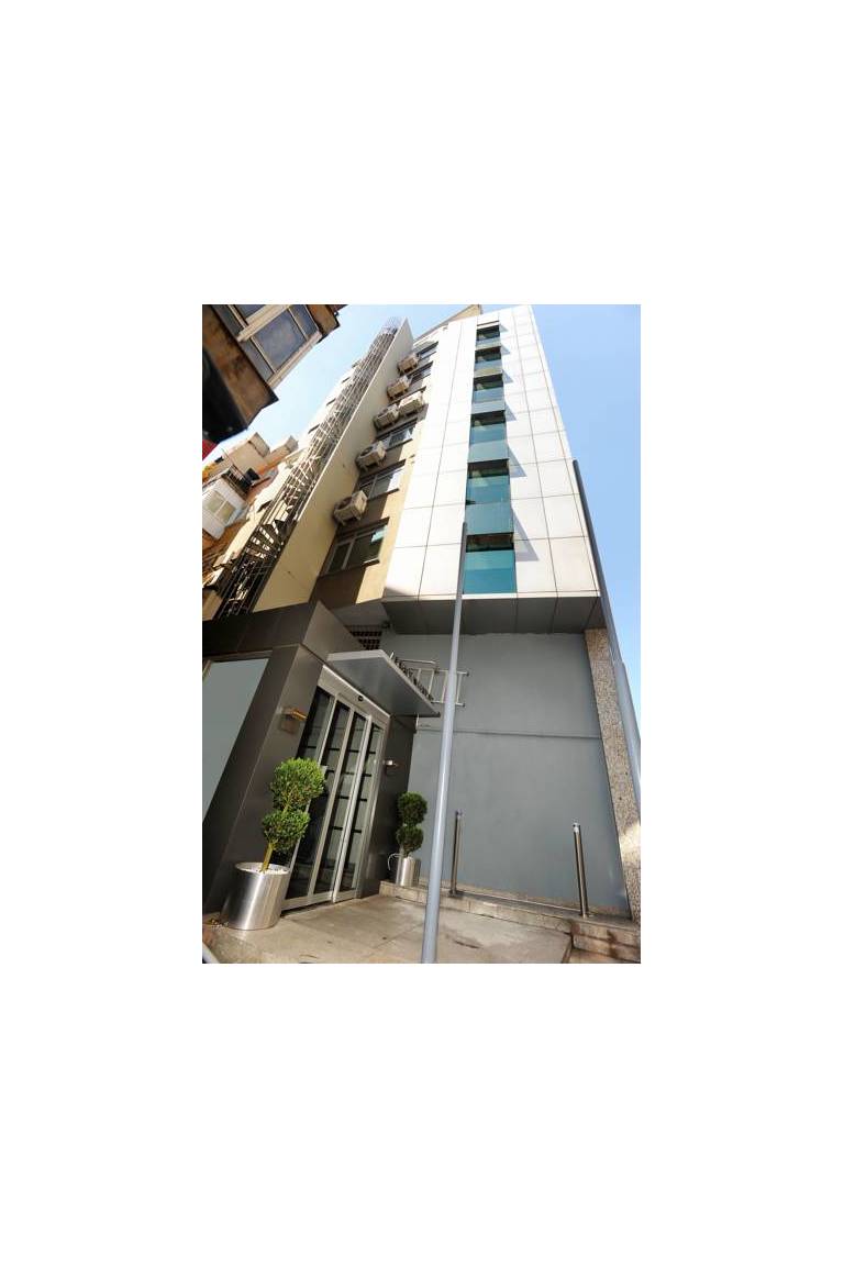 Akoni Hotel