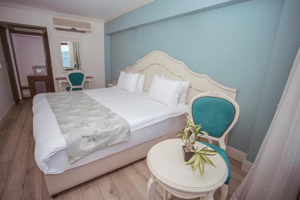Hotel Limani  2*