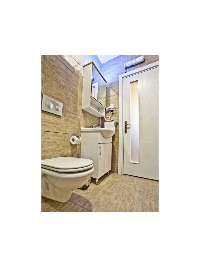 Leon Suites 