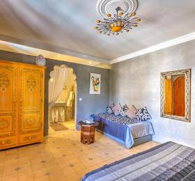Riad Janoub  в Тизните