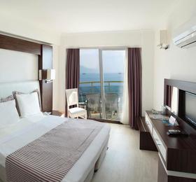 Arora Hotel в Кушадасах