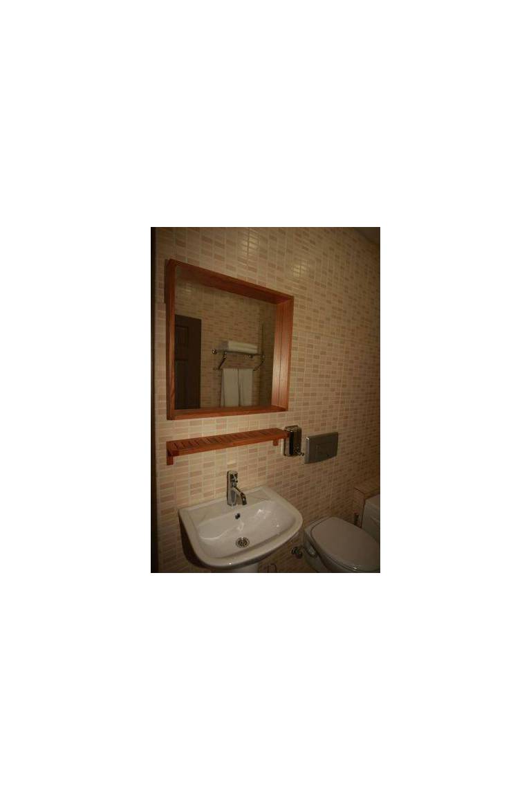 Dora Hotel 