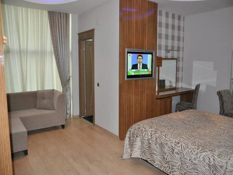 Luks Hotel 