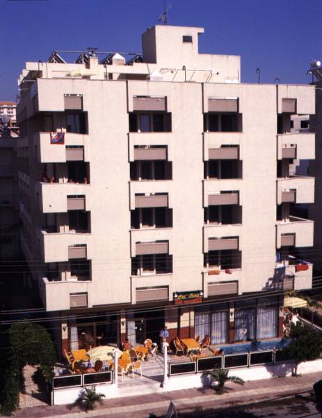 Dias Hotel 2*