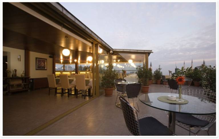 Tan Hotel