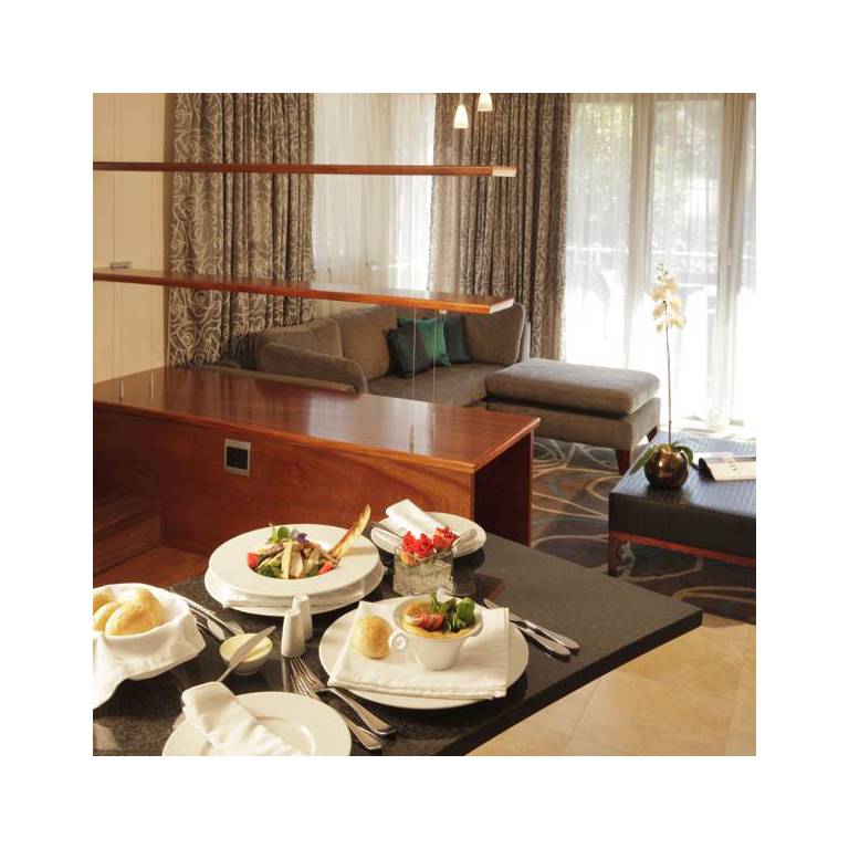 Moloko Executive Apartments & Hotel 