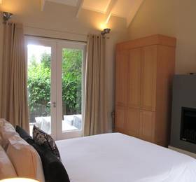 Four Rosmead Boutique Hotel в Кейптауне