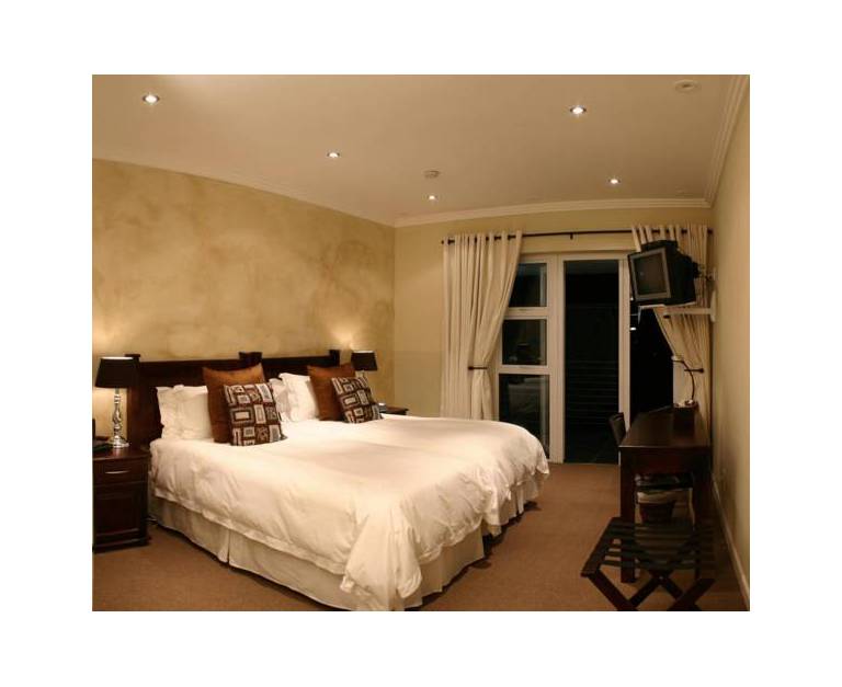 10 Woodlands Road B&B 