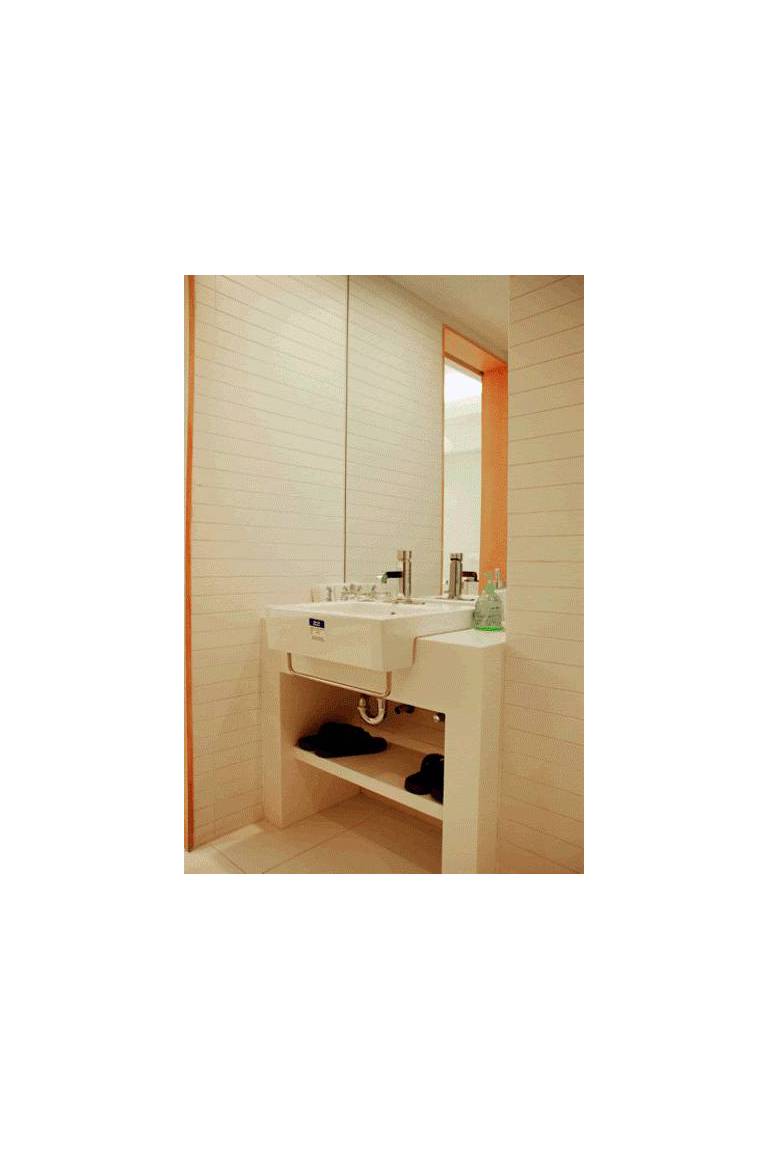 Private Enjoy Home Apartment (Stanley R&F Wales R&F Apartment) 