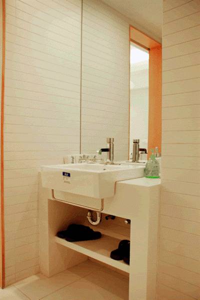 Private Enjoy Home Apartment (Stanley R&F Wales R&F Apartment) 